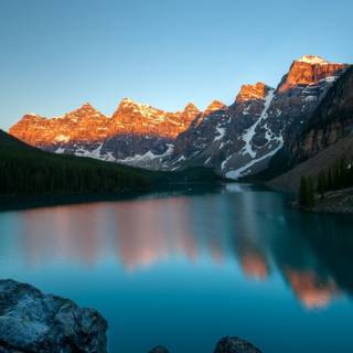 Lake in the park wallpaper