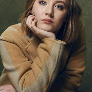 Saoirse Ronan iPhone wallpaper