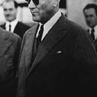 Atatürk HD iPhone wallpaper