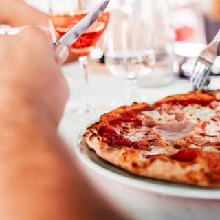 Plain pizza wallpaper