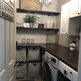 Laundry women​ wallpaper