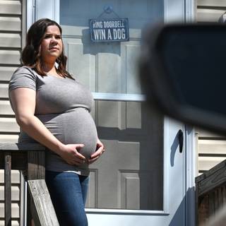 Deliver Women wallpaper