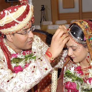 Indian couple HD mobile wallpaper