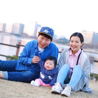 Fathers and babys wallpaper