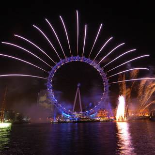 London Eye at night wallpaper