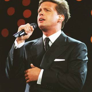 Luis Miguel wallpaper