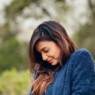 Divya Agarwal wallpaper