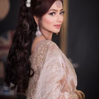 Zarnish Khan wallpaper