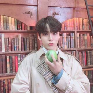 Ateez Yunho aesthetic wallpaper