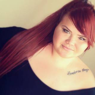 Thick girls wallpaper