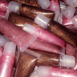 Lip gloss wallpaper