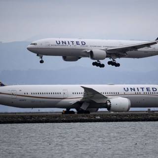 United Airlines wallpaper