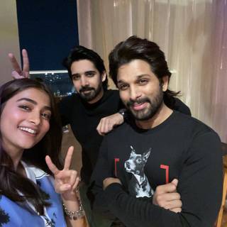 Allu Arjun and Pooja Hegde wallpaper