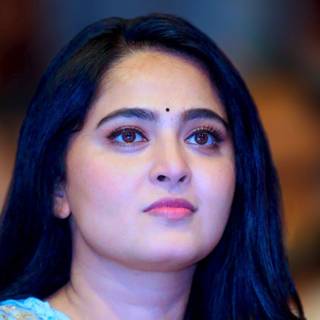 Anushka Shetty 4k close up wallpaper