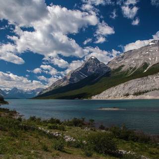 River clouds sky HD wallpaper