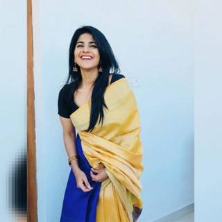 Megha Akash HD close up wallpaper