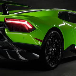 Green Lamborghini Huracan 4k iPhone wallpaper