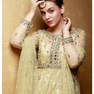 Zara Noor Abbas wallpaper