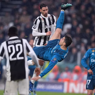 Ronaldo bicycle kick vs Juventus wallpaper
