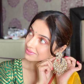 Divya Khosla Kumar wallpaper