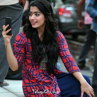 Android Rashmika Mandanna HD wallpaper