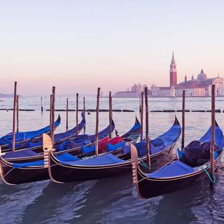 Gondolas at sunset wallpaper