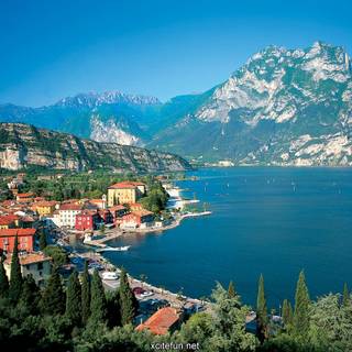 Lake Garda wallpaper