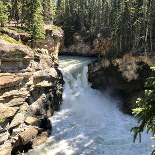 Sunwapta waterfall Alberta Canada wallpaper
