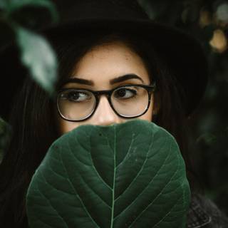 Face cover girl wallpaper