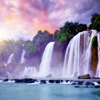 Waterfall Ultra HD wallpaper