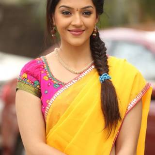 Mehreen Pirzada HD mobile wallpaper