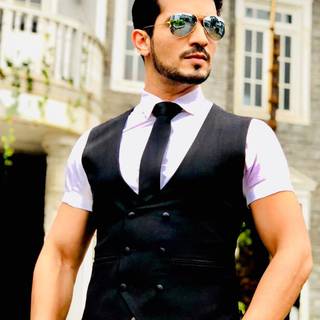 Arjun Bijlani wallpaper