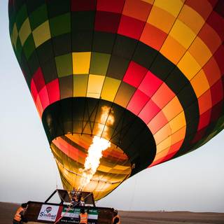 Hot air balloon iPhone wallpaper