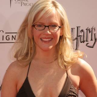 Rachael Harris wallpaper