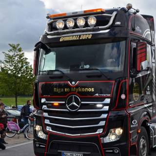 Mercedes Benz Truck wallpaper