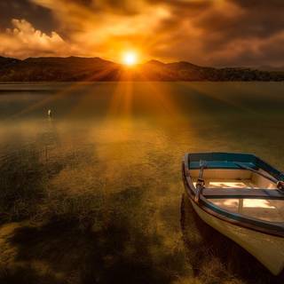 Lake sunrise wallpaper