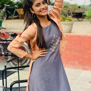 TikTok star girl HD wallpaper