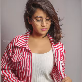 Deepthi Sunaina wallpaper