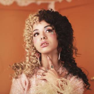 Melanie Martinez desktop wallpaper