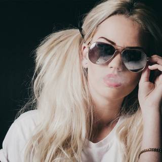 HD smoking girl wallpaper