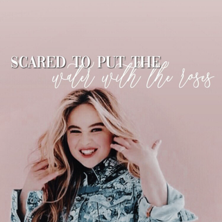 Female bank robber wallpaper