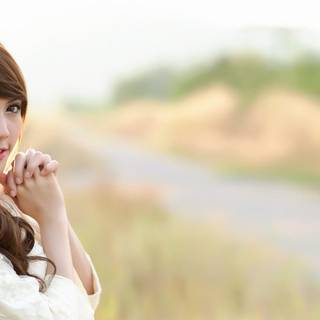 Group of women wallpaper