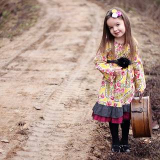 Small cute girls wallpaper