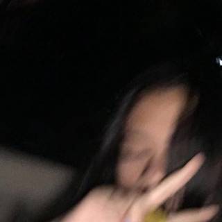 Tumblr blurry girl wallpaper