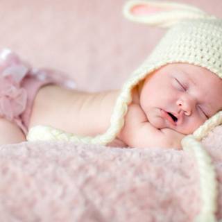 Cute baby sleeping HD wallpaper