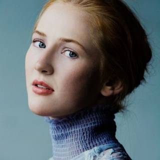 Gina Stiebitz wallpaper