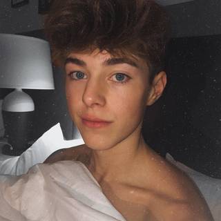 Jeremy Hutchins wallpaper