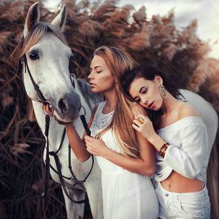 Horse women wallpaper