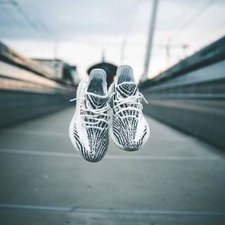 Yeezy 350 wallpaper