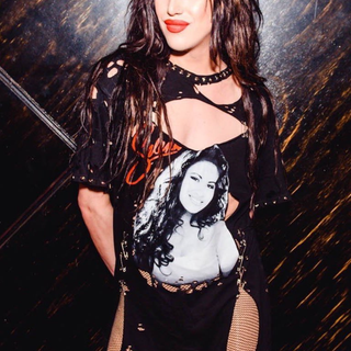 Adore Delano wallpaper